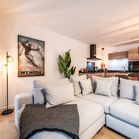 Osmose 002, - By Emerald Châtel